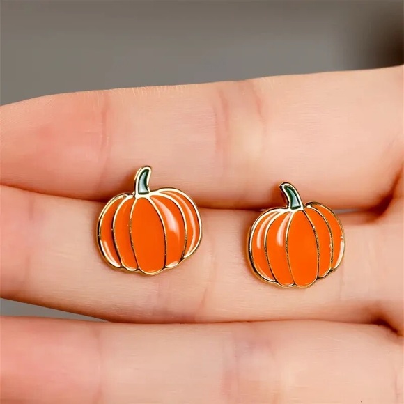 None Jewelry - NWOT Pumpkin Earrings